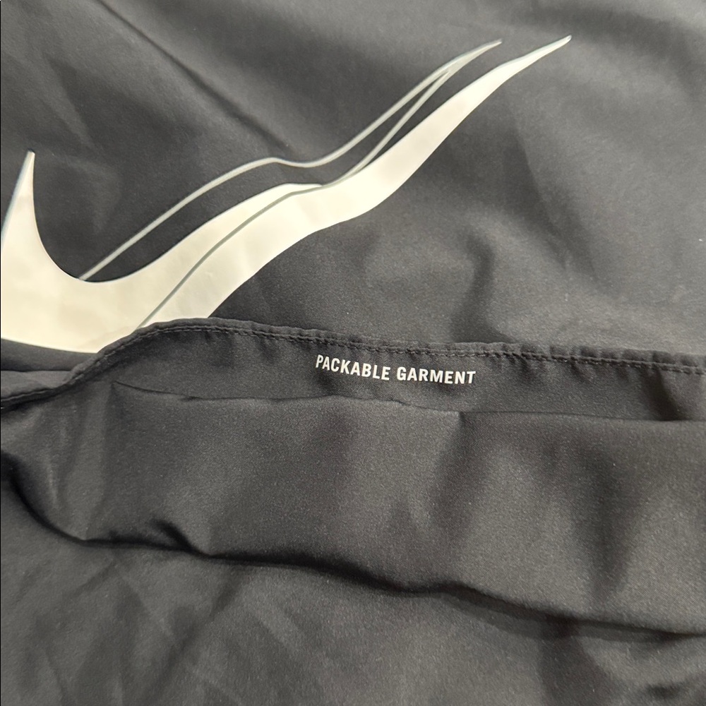 NikeRunning Dri-Fit Packable Jacket Lightweight Zip Up Cropped Windbreaker - Picture 5 of 5
